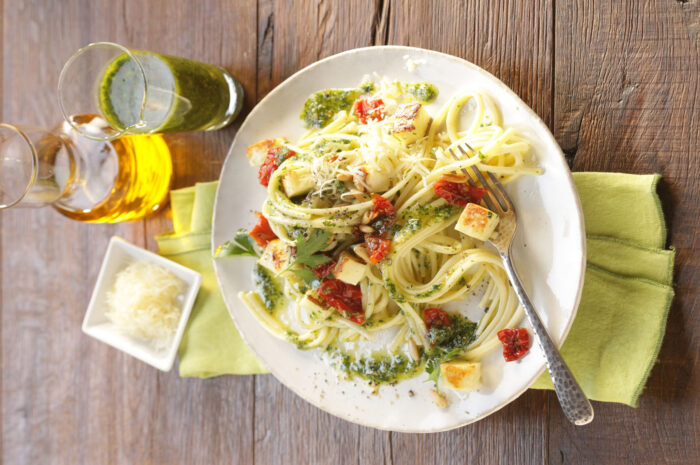 Leichte Kost: Linguine mit Petersilien-Zitronen-Pesto